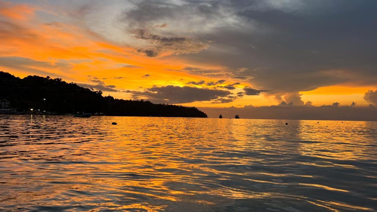 Andaman Seaside Resort Bangtao Beach Pantai Bang Tao Bagian luar foto